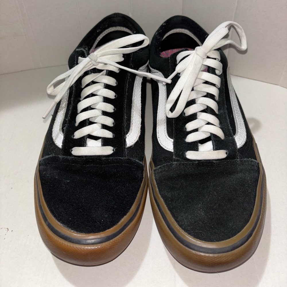 Vans Men's Black & White Suede Pro Skate Shoes with Gum Sole & UltraCush